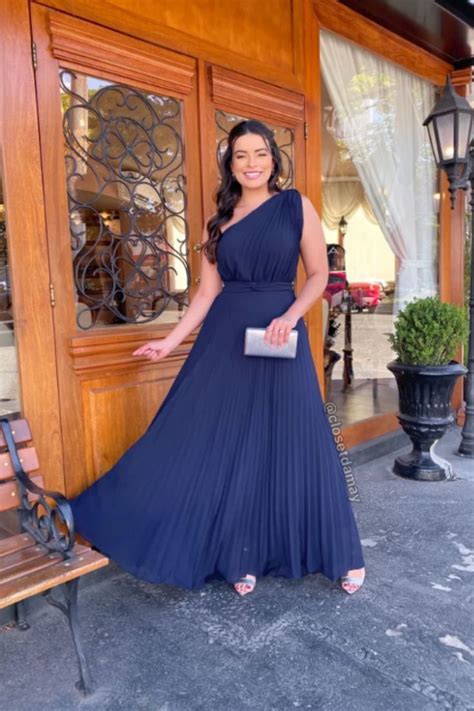 qual cor de sapato combina com vestido azul marinho